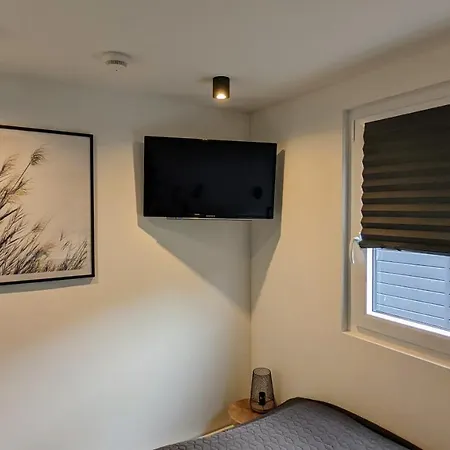 Hausboot Wangermeerblick ספינת מלון