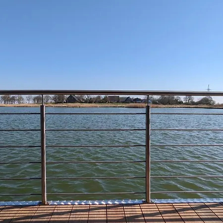 Botel Hausboot Wangermeerblick