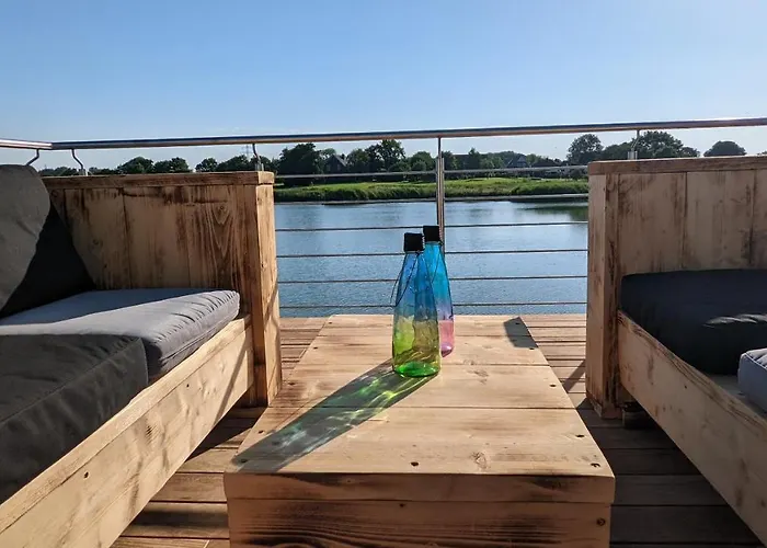 Botel Hausboot Wangermeerblick